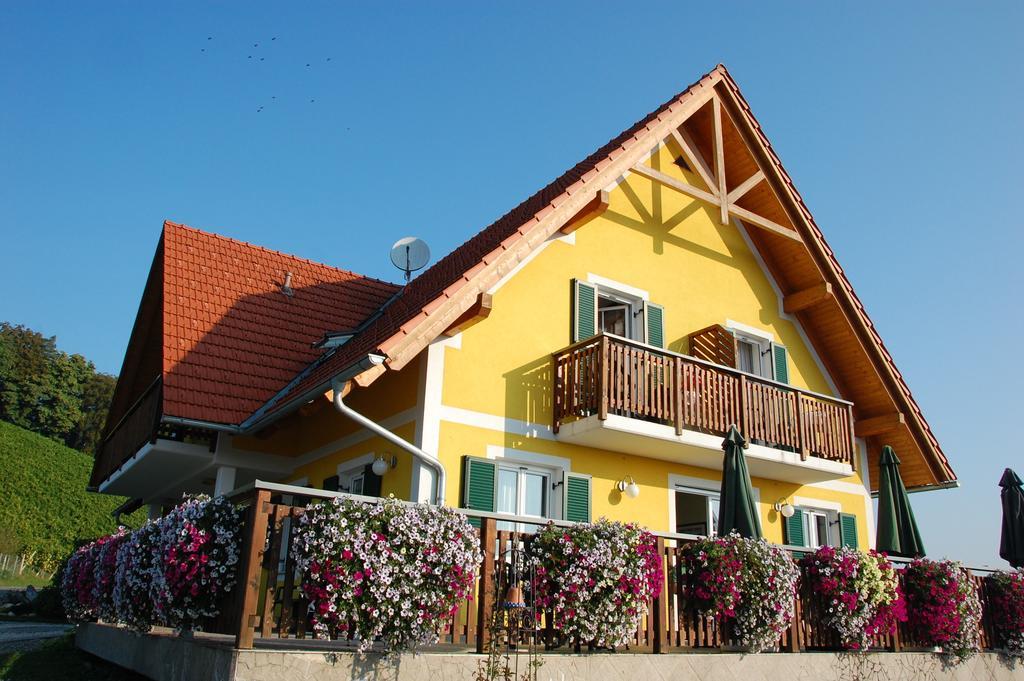 Weingut-Gaestehaus Birnstingl Gamlitz Kamer foto